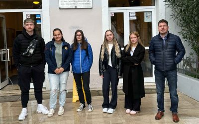 Dve zlati in dve srebrni priznanji na državnem tekmovanju iz znanja računovodstva